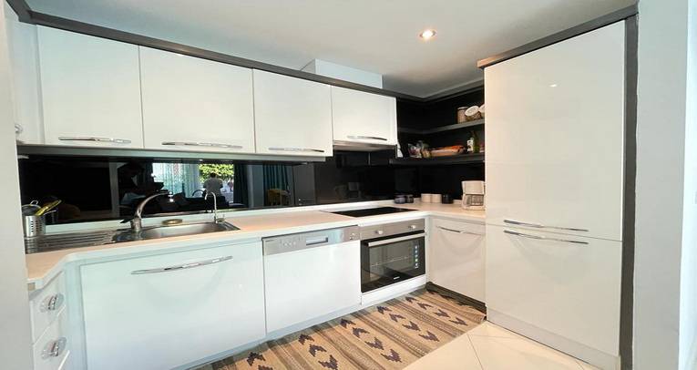 2+1 apartment in Oba with facilities